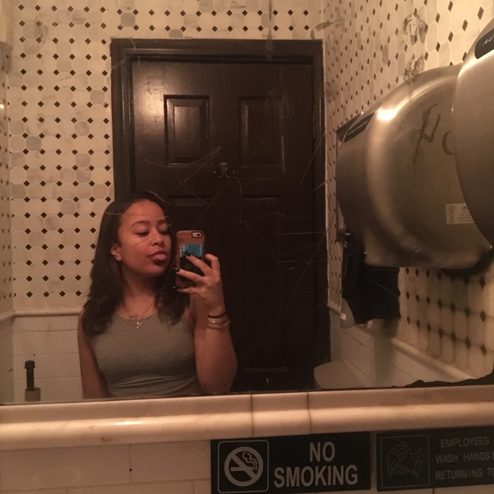 Meet your Posher, Amaris